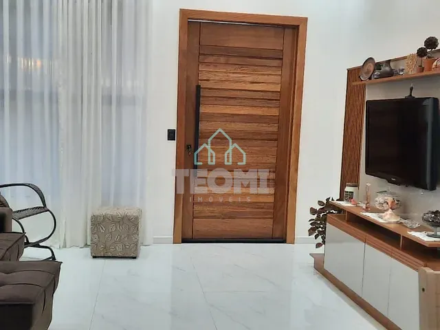 Casa com 257m² 3 quartos e 2 banheiros, à venda, no bairro Parque Sao Luis em Taubaté
