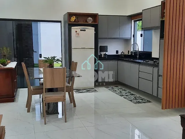 Casa com 257m² 3 quartos e 2 banheiros, à venda, no bairro Parque Sao Luis em Taubaté