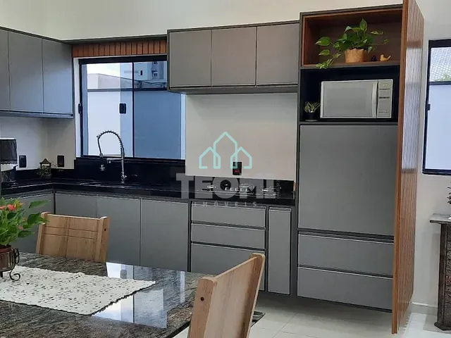 Casa com 257m² 3 quartos e 2 banheiros, à venda, no bairro Parque Sao Luis em Taubaté