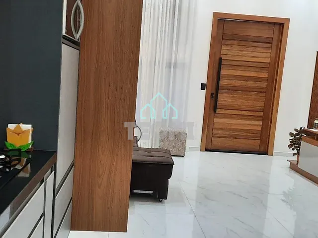 Casa com 257m² 3 quartos e 2 banheiros, à venda, no bairro Parque Sao Luis em Taubaté