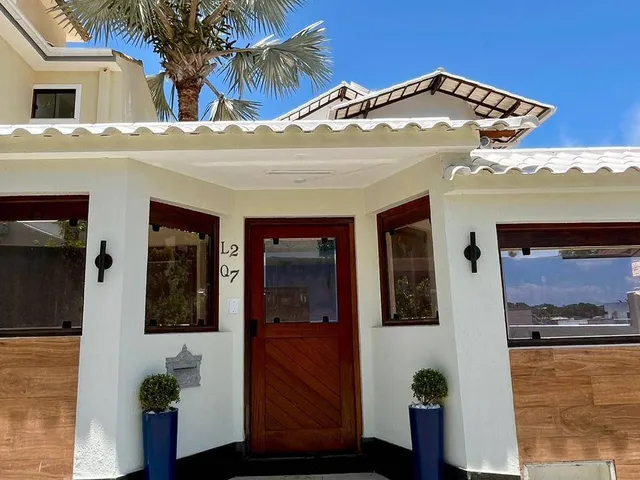 Casa com 360m² 5 quartos e 5 banheiros, à venda, no bairro Extensão Novo Rio das Ostras em Rio das Ostras