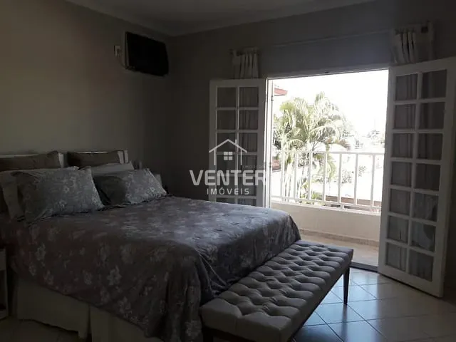 Casa com 390m² 3 quartos e 3 banheiros, à venda, no bairro Jardim das Nações em Taubaté