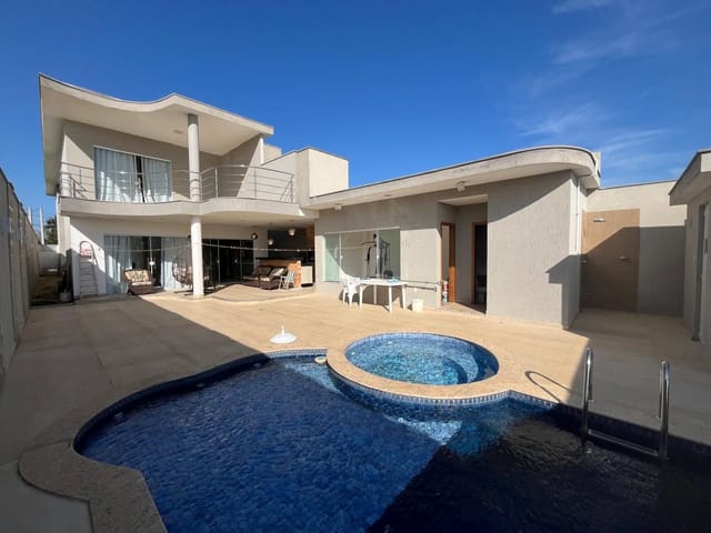 Casa com 497m² 3 quartos e 7 banheiros, à venda, no bairro Vale dos Cristais em Macaé