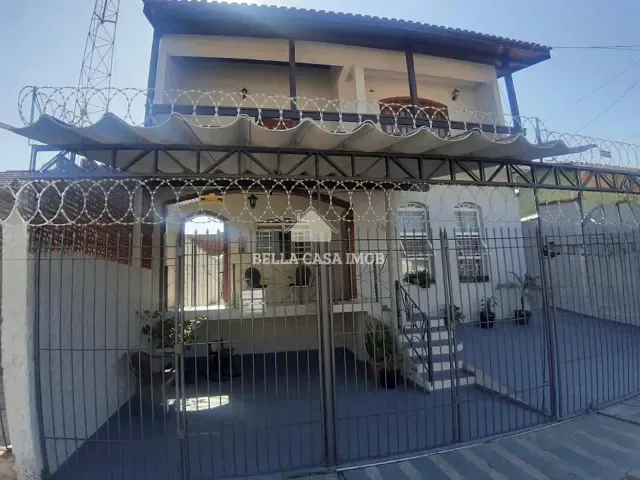 Casa com 200m² 5 quartos e 4 banheiros, à venda, no bairro Jardim São Paulo em Sorocaba