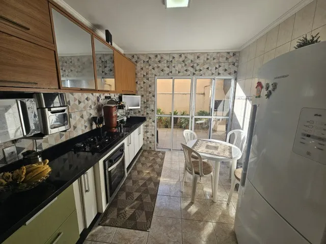 Casa 2 quartos e 2 banheiros, à venda, no bairro Conjunto Residencial Nova Bertioga em Mogi das Cruzes
