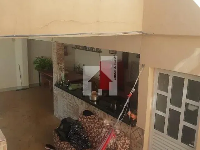 Casa com 300m² 4 quartos e 3 banheiros, à venda, no bairro Jardim Cica em Jundiaí