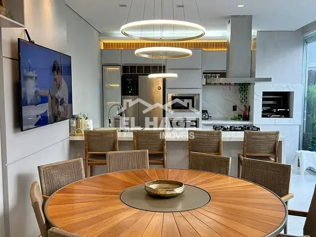 Casa com 200m² 3 quartos e 3 banheiros, à venda, no bairro Jardim Imperial em Cuiabá