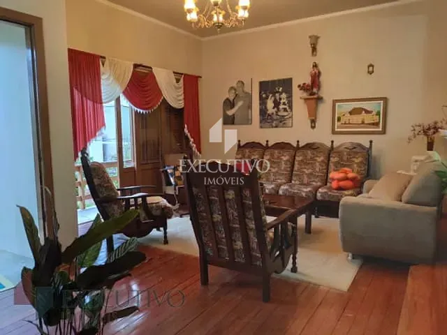 Casa com 638m² 4 quartos e 2 banheiros, à venda, no bairro Centro em Arroio Do Meio