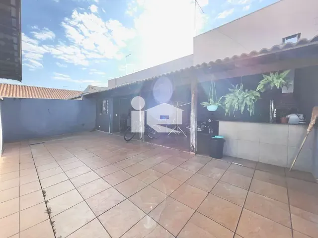 Casa com 252m² 3 quartos e 2 banheiros, à venda, no bairro Jardim Nobre em Rolândia