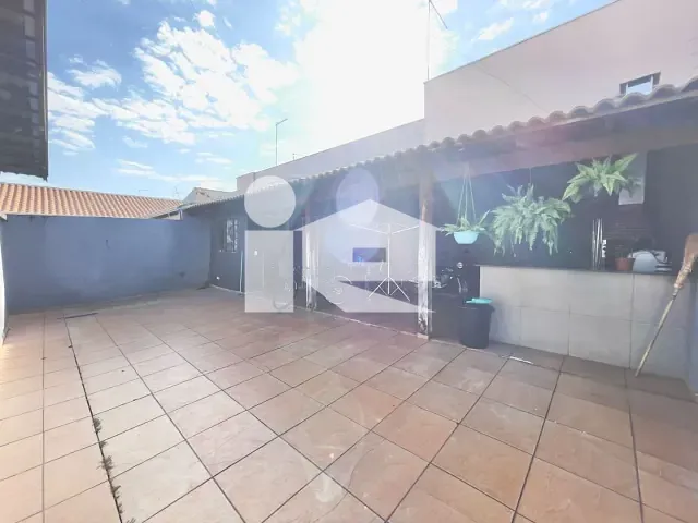 Casa com 252m² 3 quartos e 2 banheiros, à venda, no bairro Jardim Nobre em Rolândia
