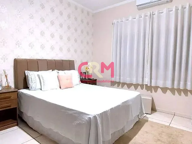 Casa com 357m² 3 quartos e 2 banheiros, à venda, no bairro Parque Residencial Laranjeiras III em Taquaritinga