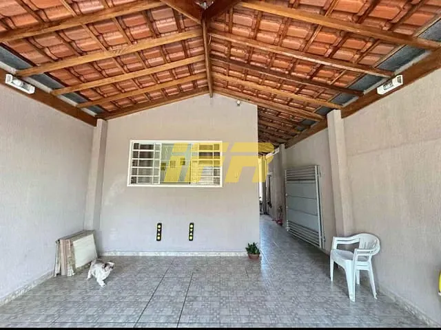 Casa 2 quartos e 2 banheiros, à venda, no bairro Parque Senhor do Bonfim em Taubaté