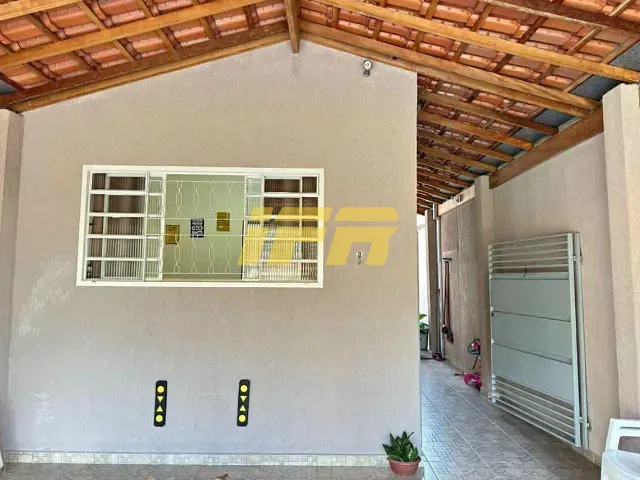 Casa 2 quartos e 2 banheiros, à venda, no bairro Parque Senhor do Bonfim em Taubaté