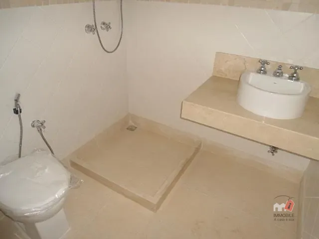 Casa à venda, no bairro Independência em Petrópolis