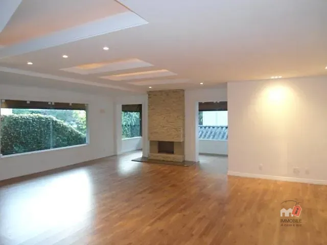 Casa à venda, no bairro Independência em Petrópolis