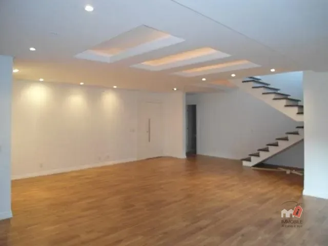 Casa à venda, no bairro Independência em Petrópolis
