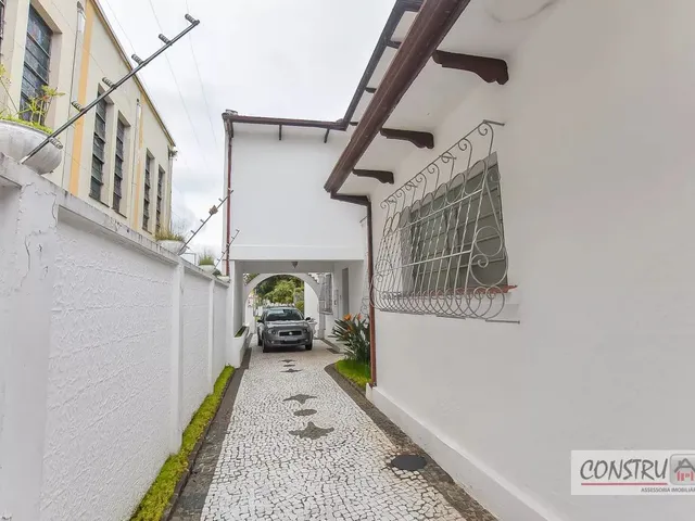 Casa com 505m² 4 quartos e 3 banheiros, à venda, no bairro Rebouças em Curitiba