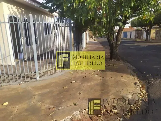 Casa com 80m² 2 quartos e 1 banheiro, para alugar, no bairro Jardim Santa Maria em São José do Rio Preto