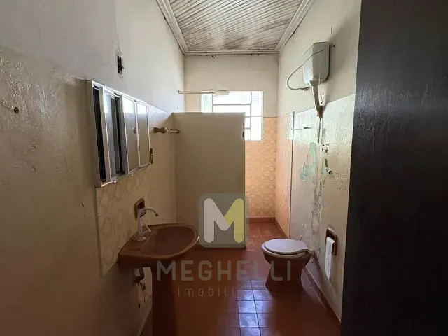 Casa com 313m² 2 quartos e 1 banheiro, à venda, no bairro Centro em Serrana