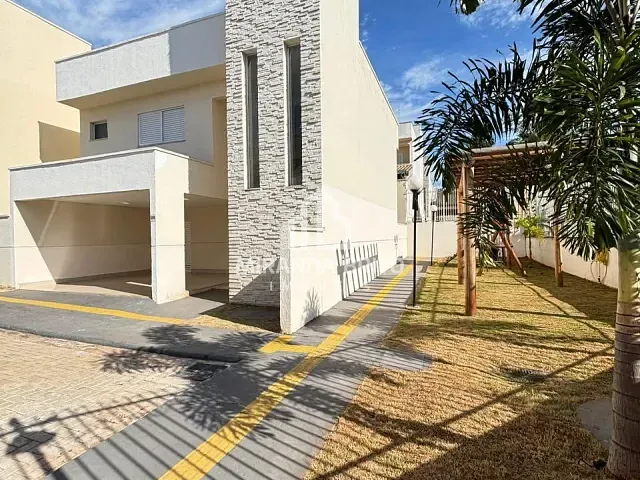 Casa 3 quartos e 4 banheiros, à venda, no bairro Cardoso Continuação em Aparecida de Goiânia