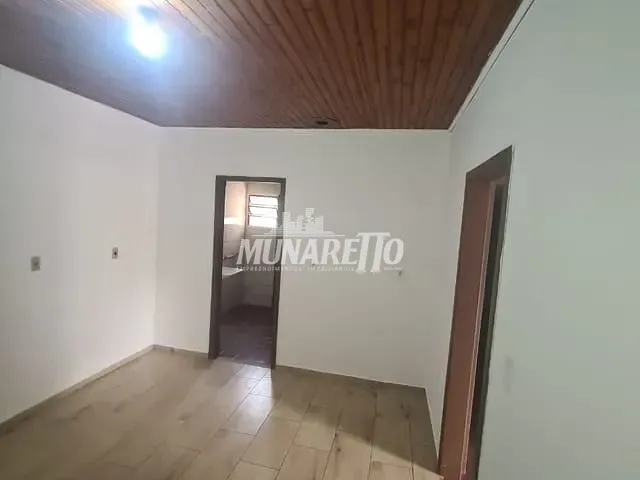 Casa com 110m² 3 quartos e 1 banheiro, para alugar, no bairro Arvoredo em Concórdia