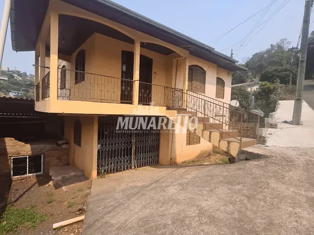 Casa com 110m² 3 quartos e 1 banheiro, para alugar, no bairro Arvoredo em Concórdia