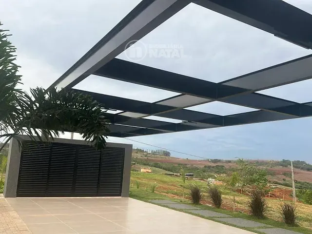 Casa 4 quartos e 2 banheiros, à venda ou para alugar, no bairro sertanopolis em Sertanópolis