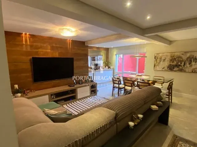 Casa 3 quartos e 5 banheiros, à venda, no bairro Centro em Bragança Paulista