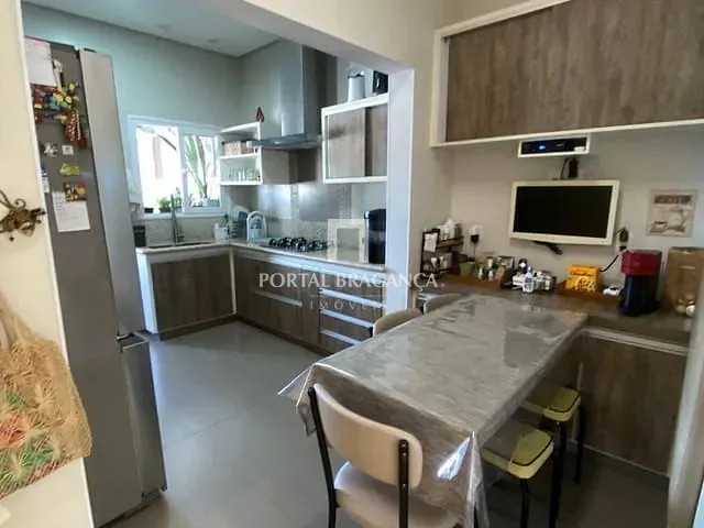 Casa 3 quartos e 5 banheiros, à venda, no bairro Centro em Bragança Paulista