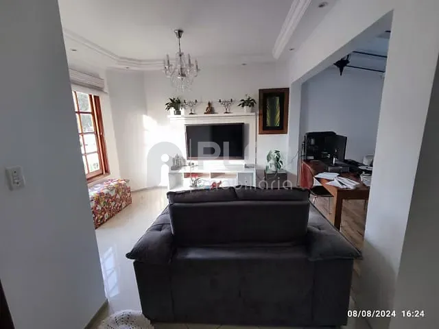 Casa 4 quartos e 3 banheiros, à venda, no bairro Vila Irmãos Arnoni em São Paulo