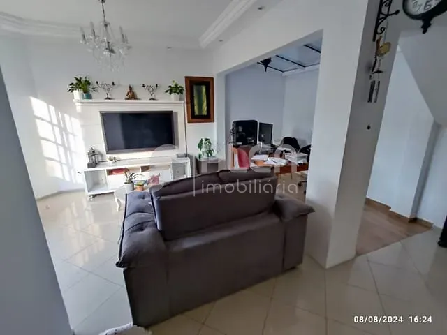Casa 4 quartos e 3 banheiros, à venda, no bairro Vila Irmãos Arnoni em São Paulo