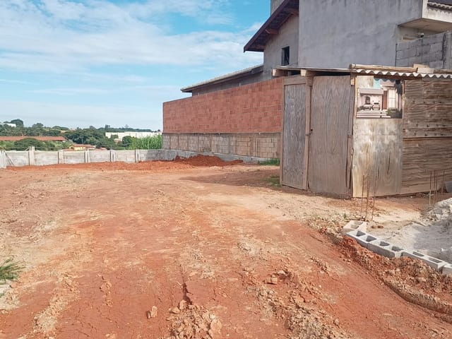 Casa com 250m² 3 quartos e 3 banheiros, à venda, no bairro Residencial Capivari em Louveira