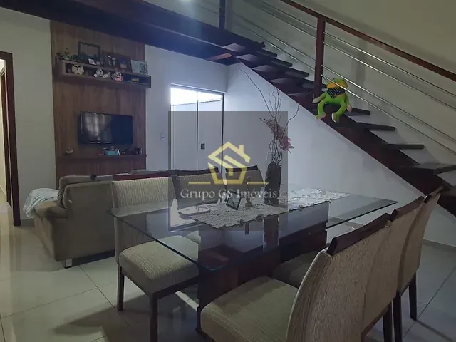 Casa 3 quartos e 3 banheiros, à venda, no bairro Jardim Florência em Vinhedo