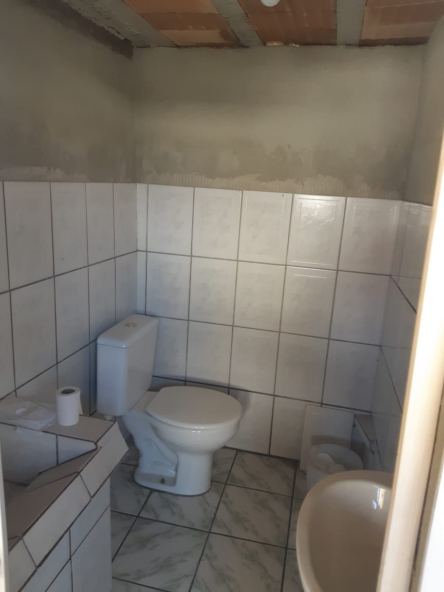 Casa à venda, de 3 quartos, 1 suíte, 2 vagas, no melhor ponto do bairro Heliópolis, Belo Horizonte, MG - Imóvel grande e bem ventilado. miniatura 18
