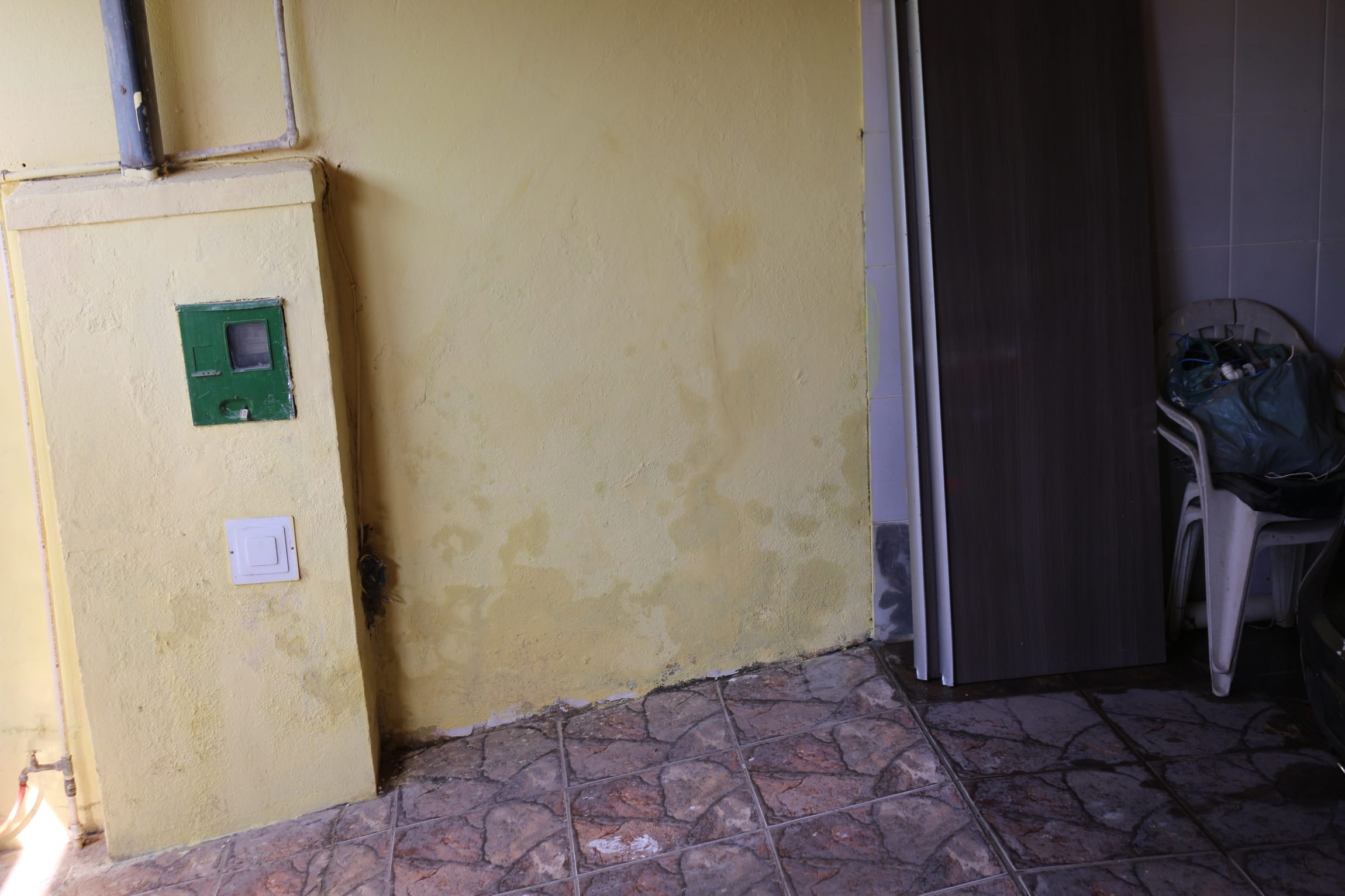Casa à venda, de 3 quartos, 1 suíte, 2 vagas, no melhor ponto do bairro Heliópolis, Belo Horizonte, MG - Imóvel grande e bem ventilado. miniatura 27