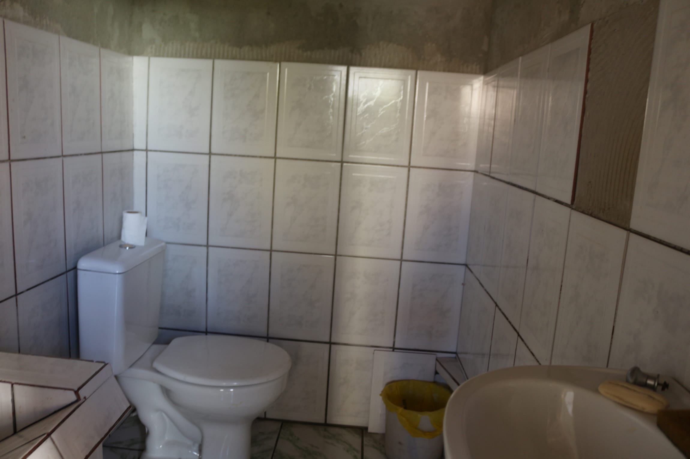Casa à venda, de 3 quartos, 1 suíte, 2 vagas, no melhor ponto do bairro Heliópolis, Belo Horizonte, MG - Imóvel grande e bem ventilado. miniatura 29