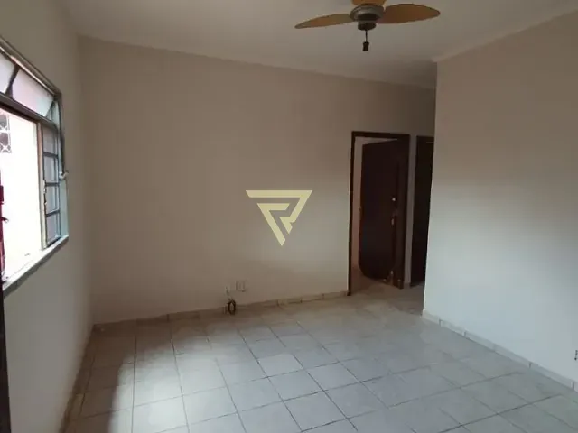 Casa com 300m² 3 quartos e 2 banheiros, à venda, no bairro Jardim Salgado Filho em Ribeirão Preto