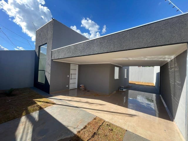 Foto do Casa - 🏡 Casa com Quintal Grande e 2 Vagas — Próx. Raquel de Queiroz | Romeu Imóveis