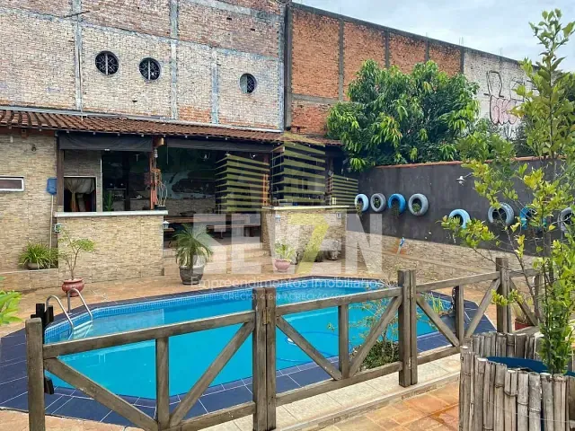 Casa com 324m² 2 quartos e 4 banheiros, à venda, no bairro Núcleo Residencial Presidente Geisel em Bauru
