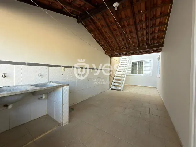 Casa 4 quartos e 3 banheiros, à venda, no bairro Centro em Araxá