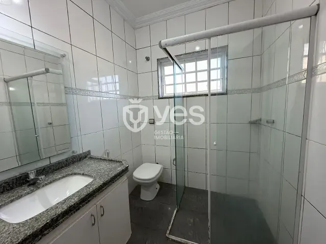 Casa 4 quartos e 3 banheiros, à venda, no bairro Centro em Araxá