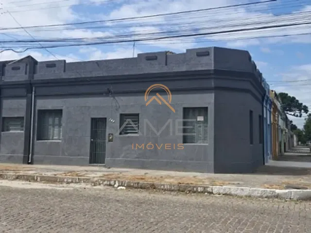 Casa 3 quartos e 1 banheiro, à venda, no bairro Centro em Pelotas