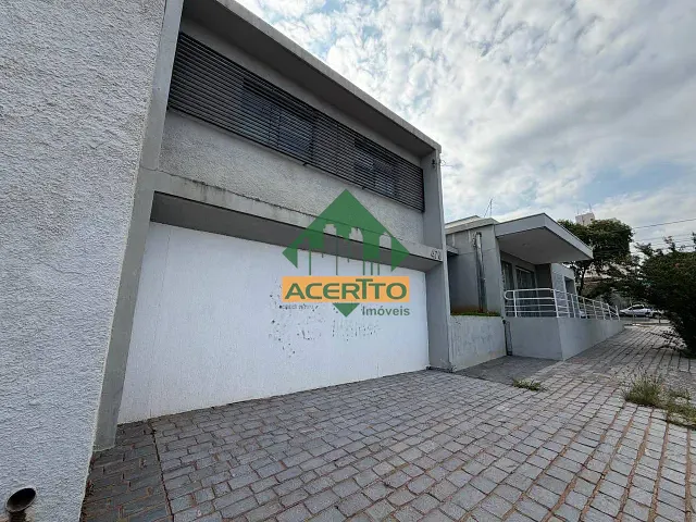 Casa com 630m² 4 quartos e 8 banheiros, para alugar, no bairro Vila Mendonça em Araçatuba