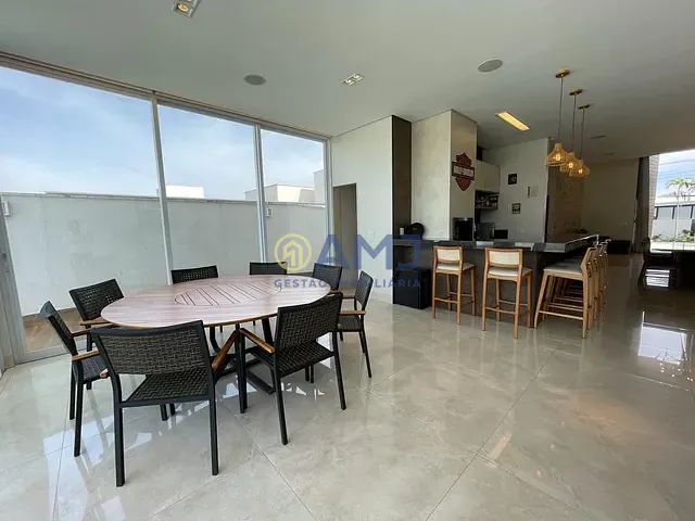Casa com 525m² 4 quartos e 5 banheiros, à venda, no bairro Condomínio do Lago em Goiânia