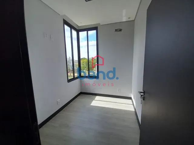 Casa com 600m² 3 quartos e 2 banheiros, à venda, no bairro Portal dos Bandeirantes II em Porto Feliz