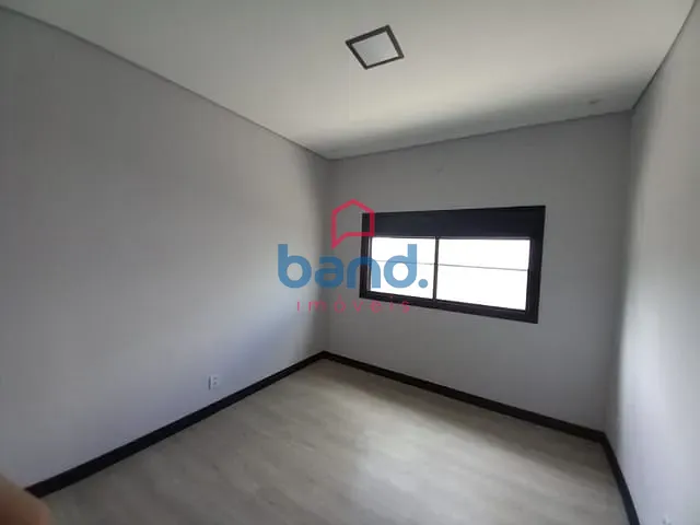 Casa com 600m² 3 quartos e 2 banheiros, à venda, no bairro Portal dos Bandeirantes II em Porto Feliz