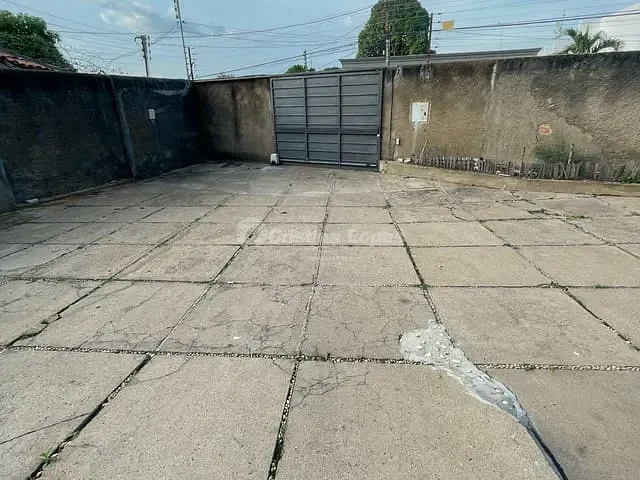 Casa com 2100m² 4 quartos e 4 banheiros, à venda, no bairro Ininga em Teresina
