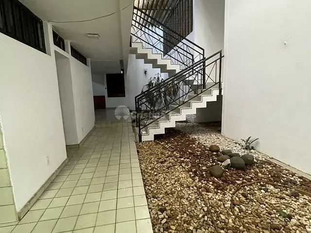 Casa com 2100m² 4 quartos e 4 banheiros, à venda, no bairro Ininga em Teresina