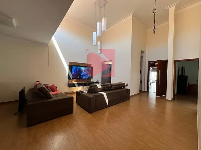 Casa 3 quartos e 2 banheiros, à venda, no bairro Jardim Veneza em Pirassununga