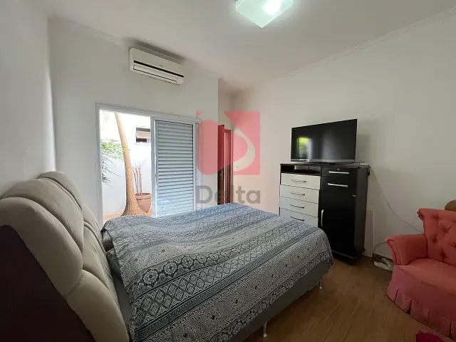 Casa 3 quartos e 2 banheiros, à venda, no bairro Jardim Veneza em Pirassununga